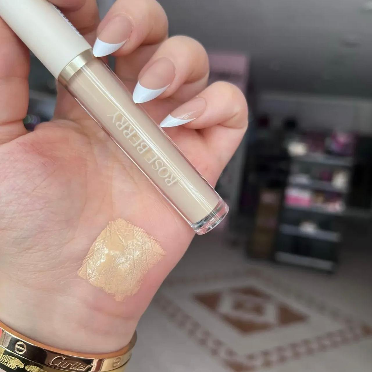 Roseberry Full Coverage Concealer – 12H Long-Lasting